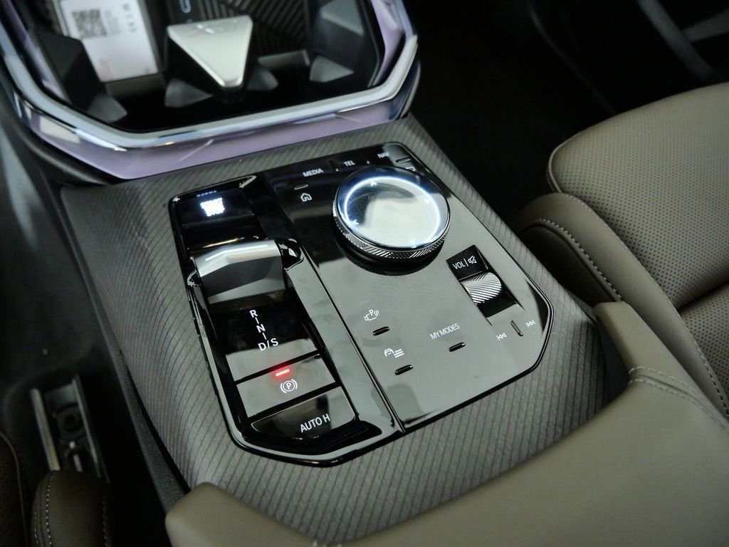 Used 2026 Alpine White BMW 30 xDrive image 34