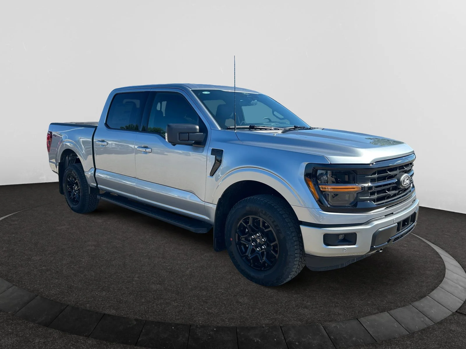 New 2026 Iconic Silver Metallic Ford XLT image 7