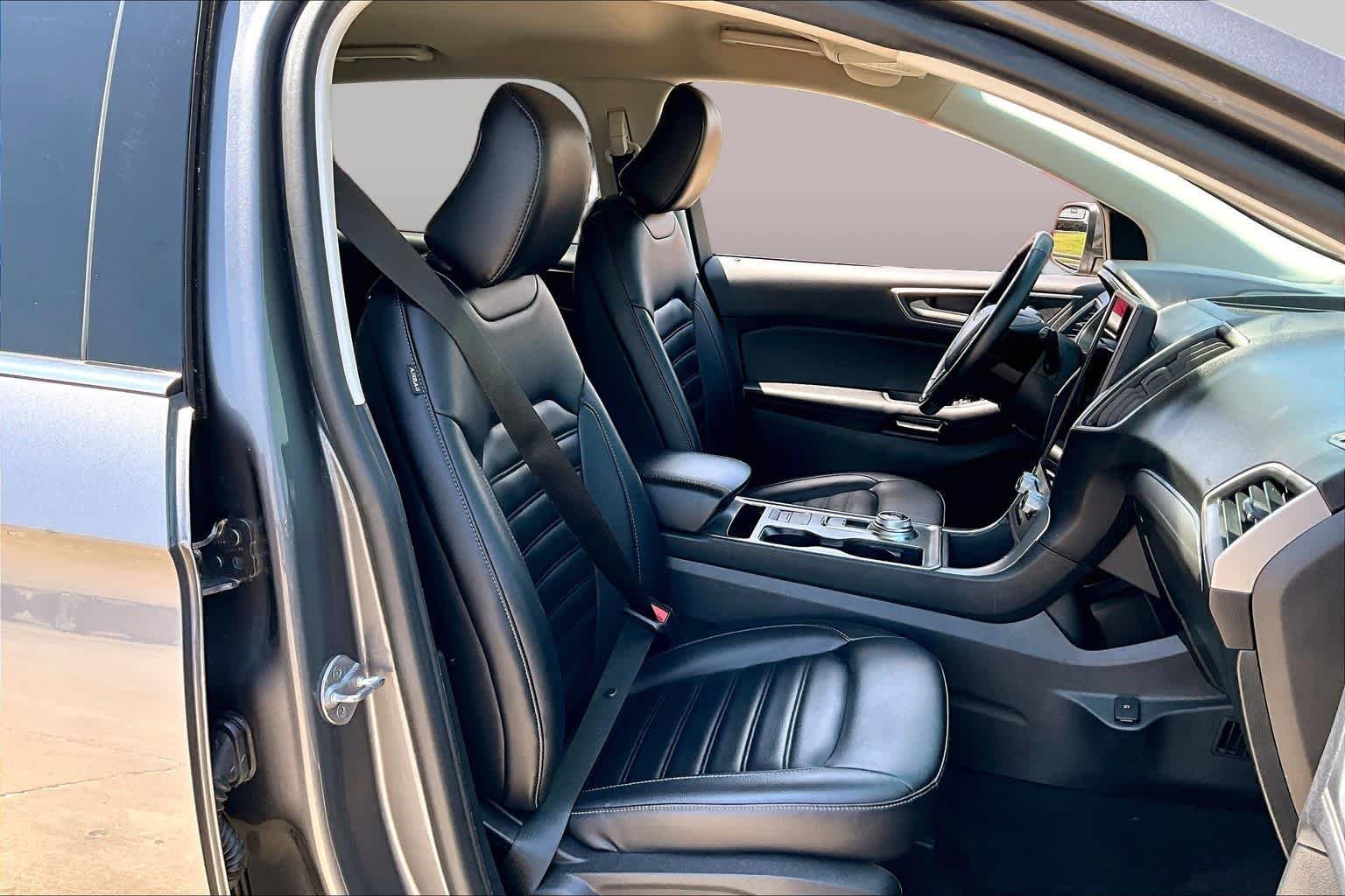 Used 2022 Carbonized Gray Metallic Ford SEL image 9