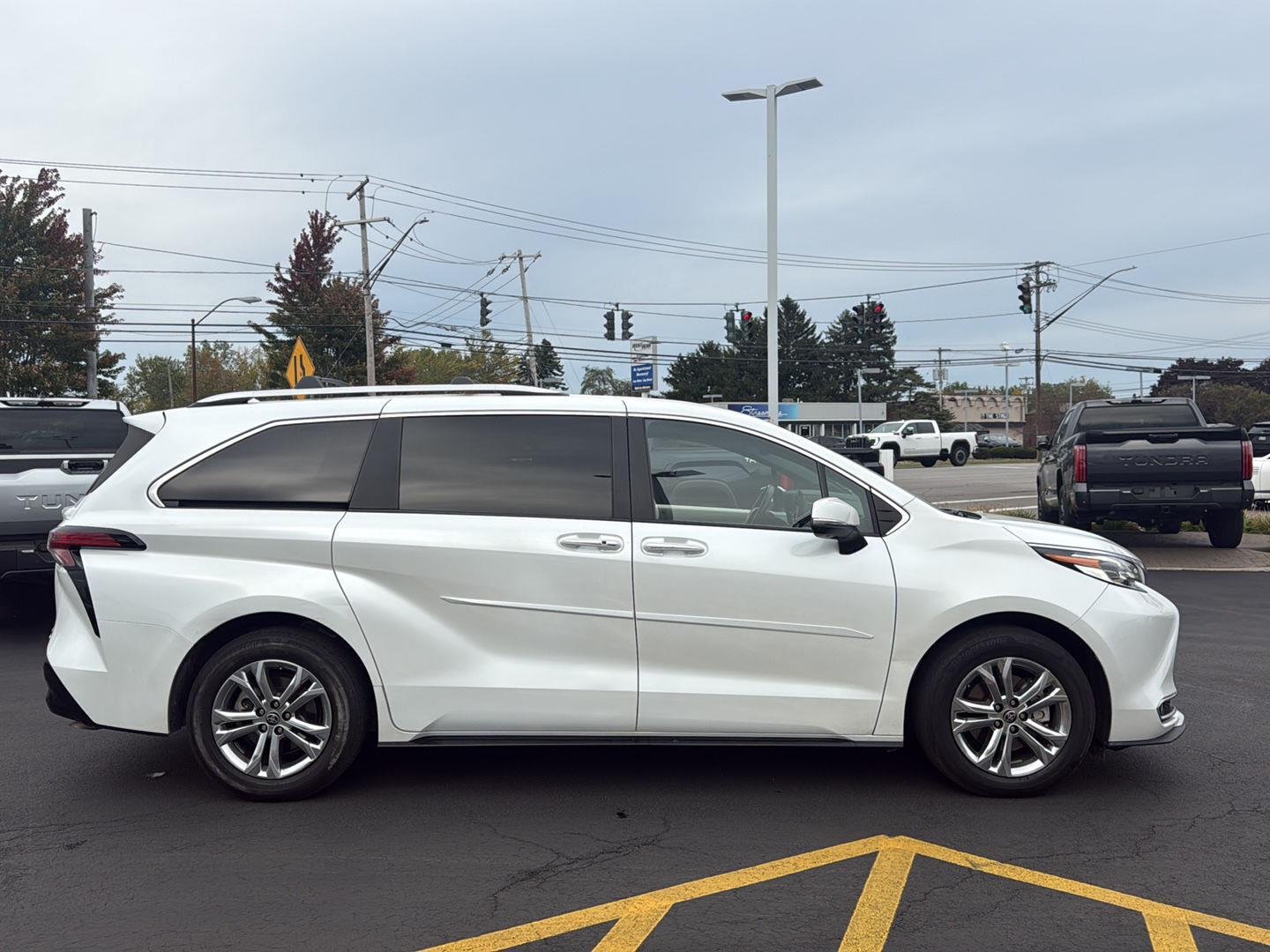 Used 2022 Windchill Pearl Toyota Platinum 7-Passenger image 2