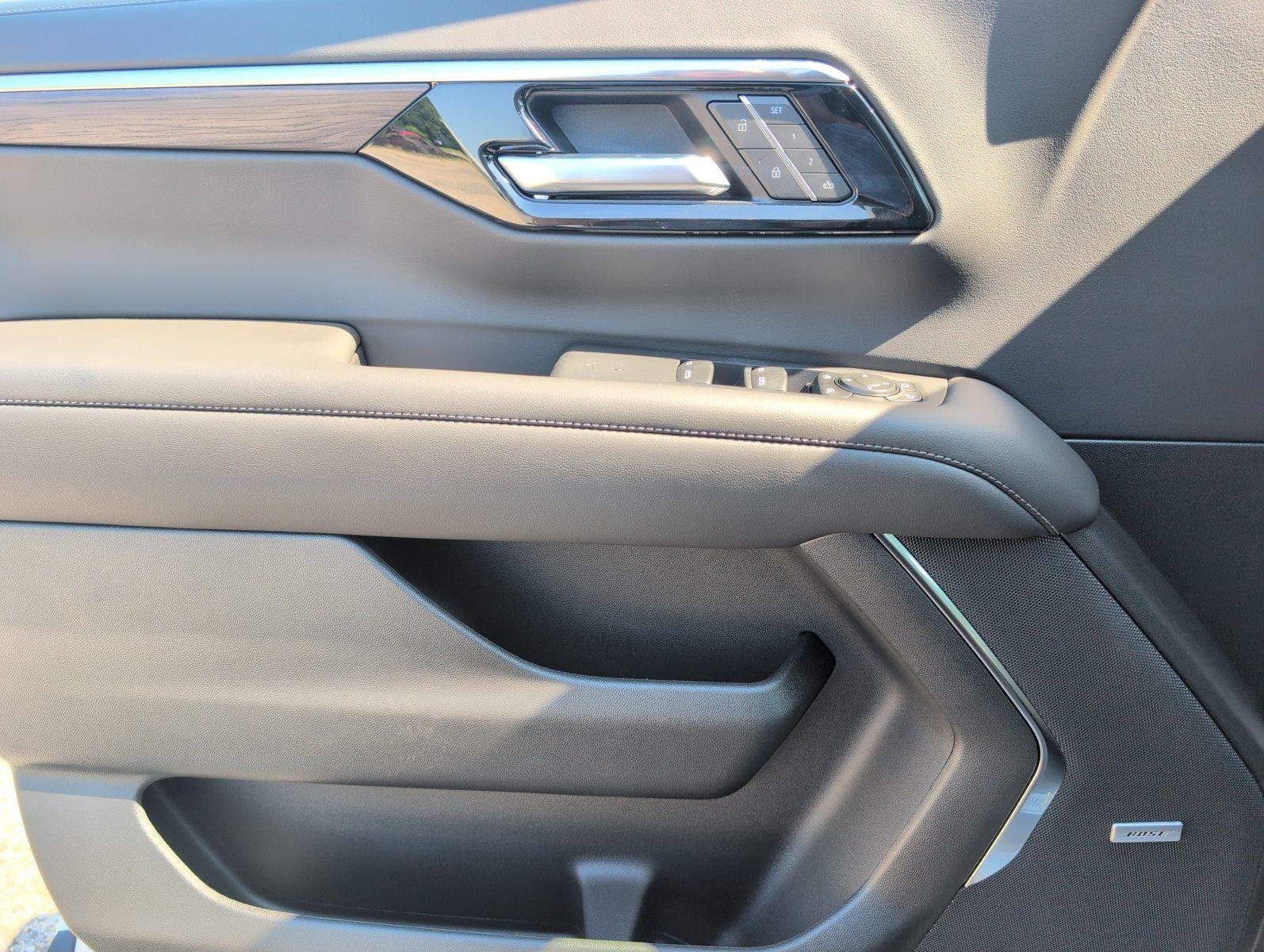 New 2026 Summit White Chevrolet LT image 19