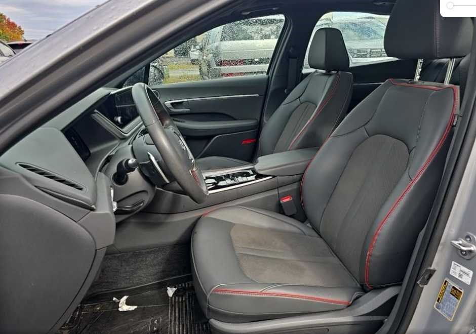 Used 2023 Curated Silver Hyundai SEL Plus image 9
