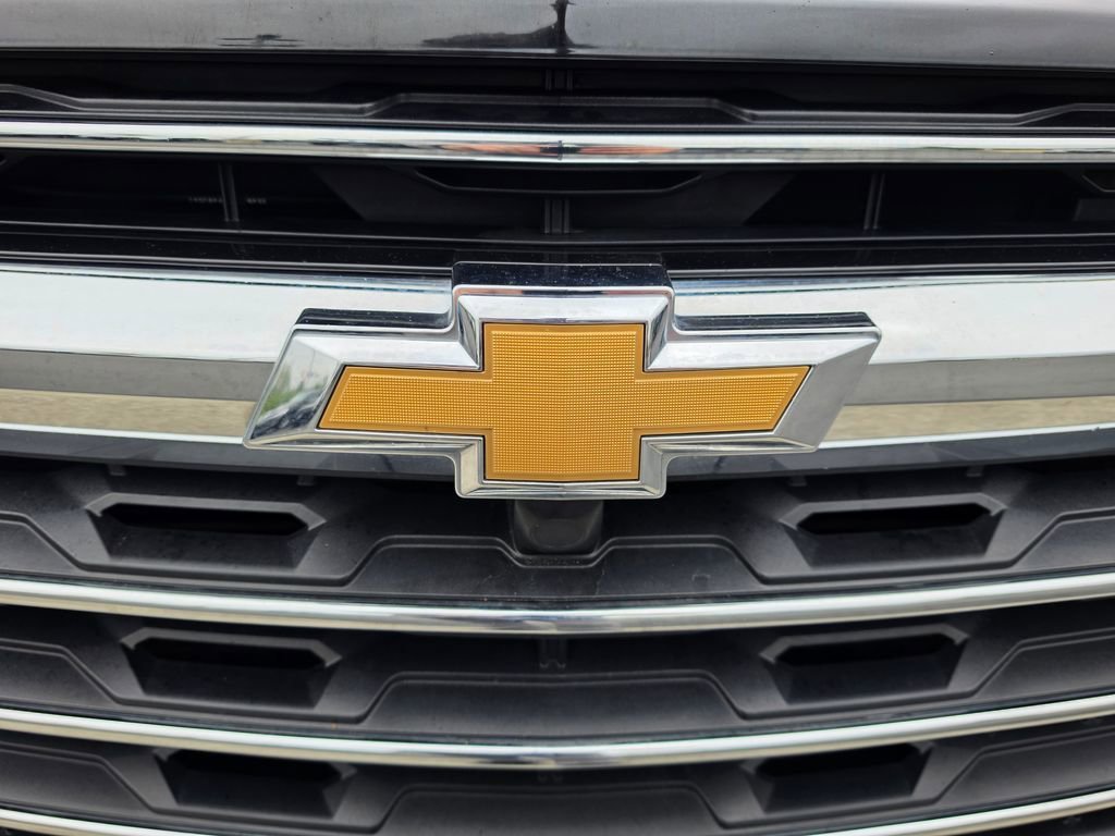 Used 2025 Mosaic Black Metallic Chevrolet LT image 33