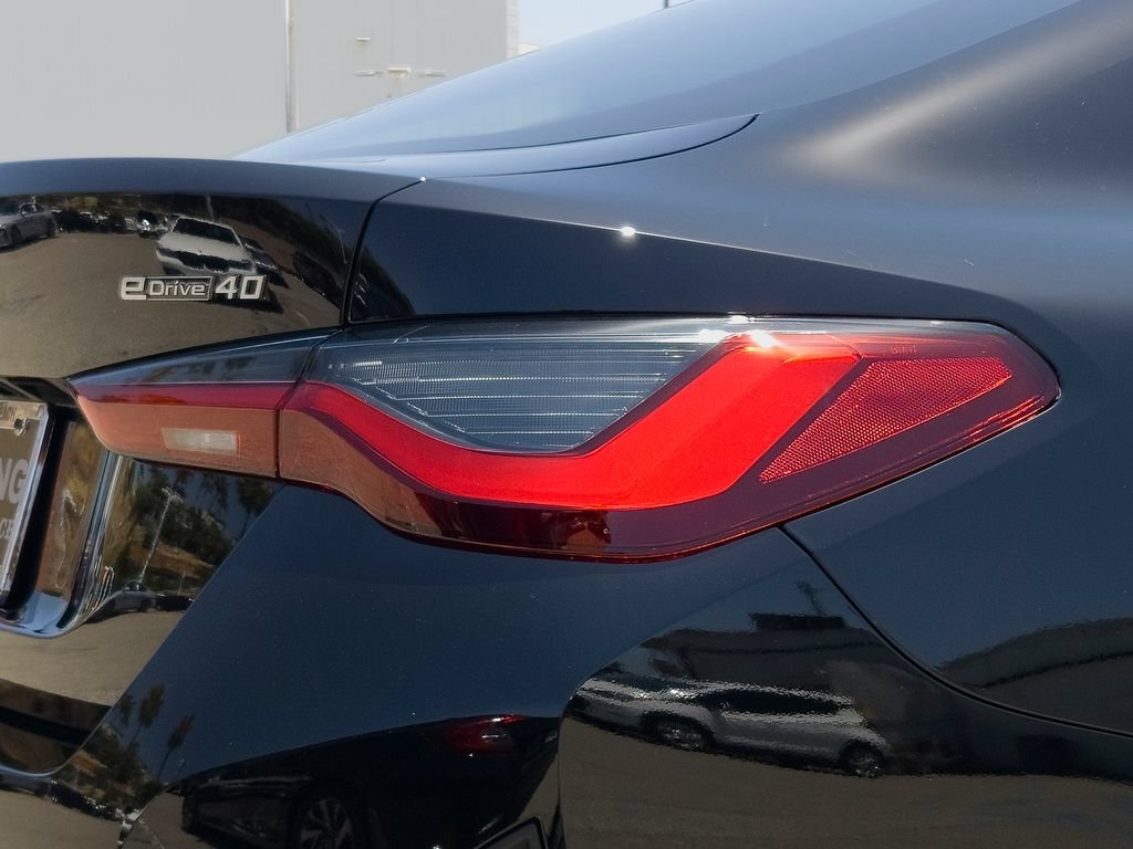 New 2026 Jet Black BMW eDrive40 image 4