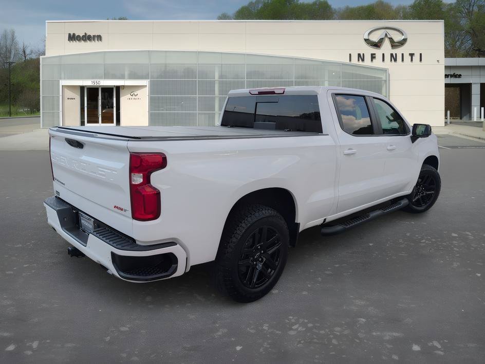 Used 2024 Summit White Chevrolet RST image 4