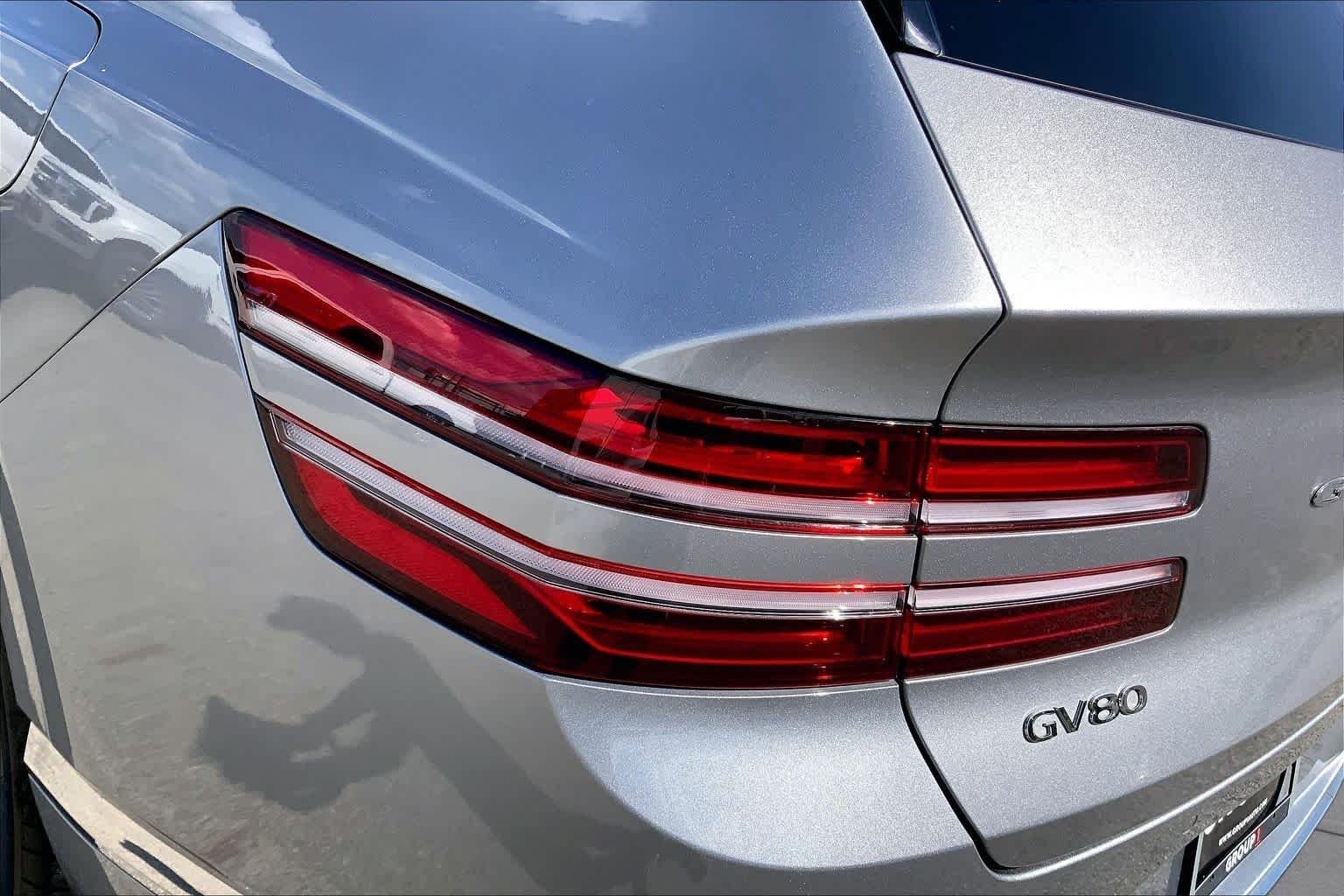Used 2025 Savile Silver Genesis 2.5T Select image 29