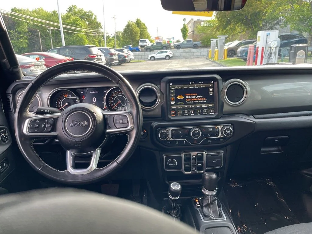 Used 2023 Black Jeep Sahara image 11