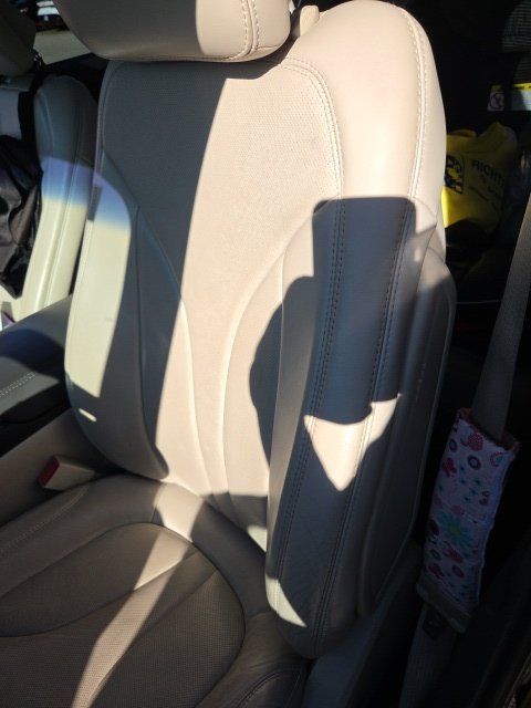 Used 2017 Red Lincoln Reserve image 11