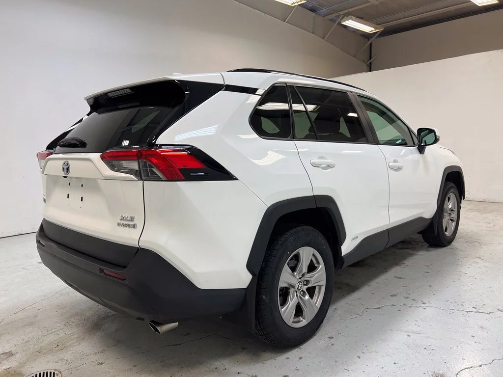 Certified Used 2022 White Toyota XLE image 9
