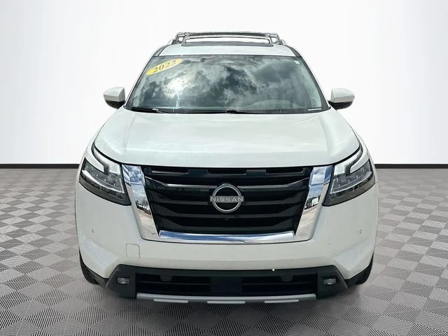 Used 2022 White Nissan SL image 2