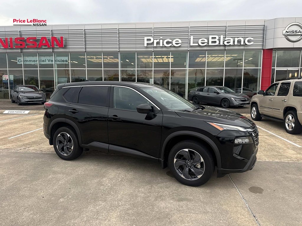 Certified Used 2025  Nissan SV image 1