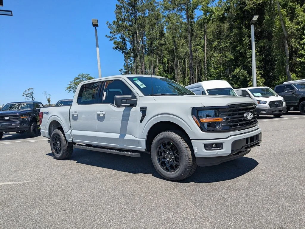 New 2026 Avalanche Ford XLT image 2
