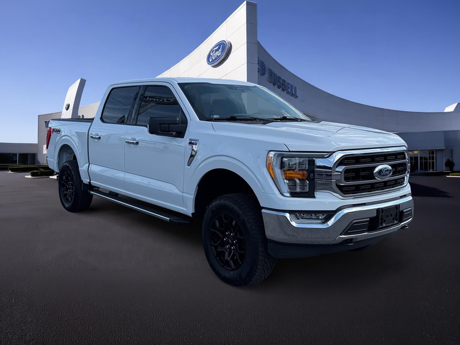 Certified Used 2022 Oxford White Ford XLT image 4