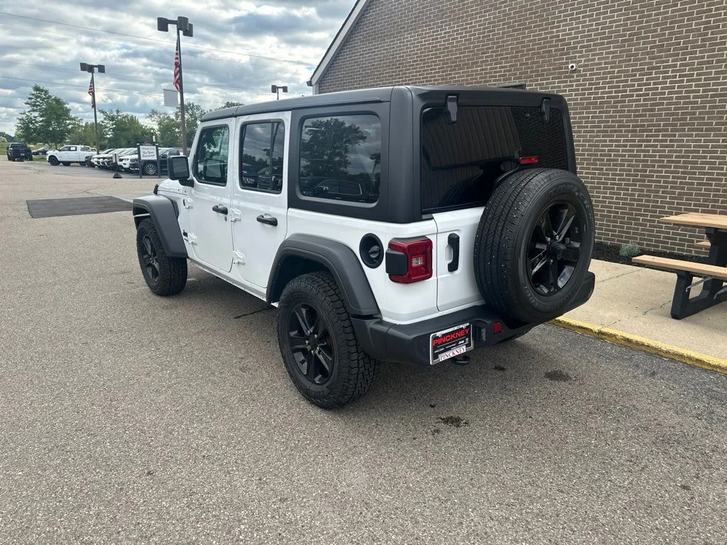 Used 2022 White Jeep Unlimited Sport Altitude image 2