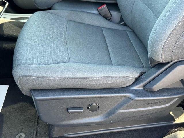 Used 2025 Oxford White Ford XLT image 22