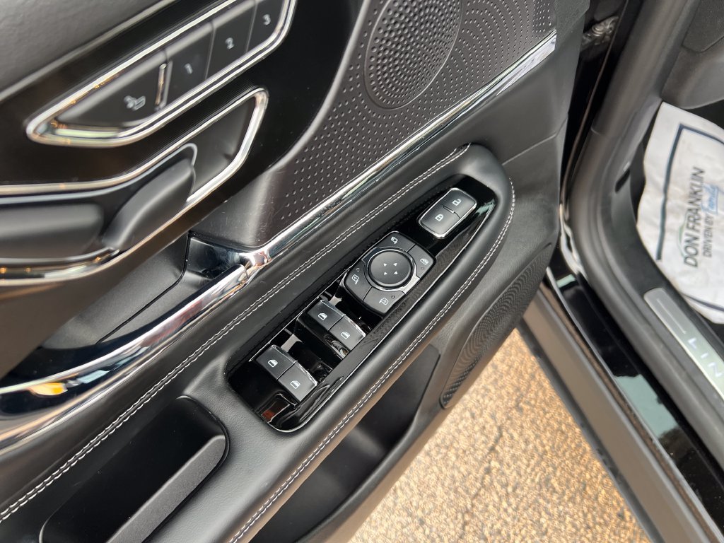 Used 2024 Black Lincoln Grand Touring image 11