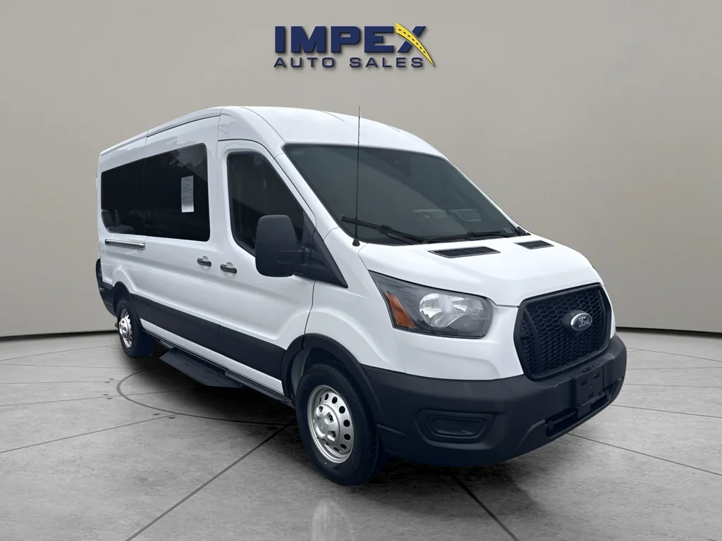 Used 2024 White Ford XL image 4