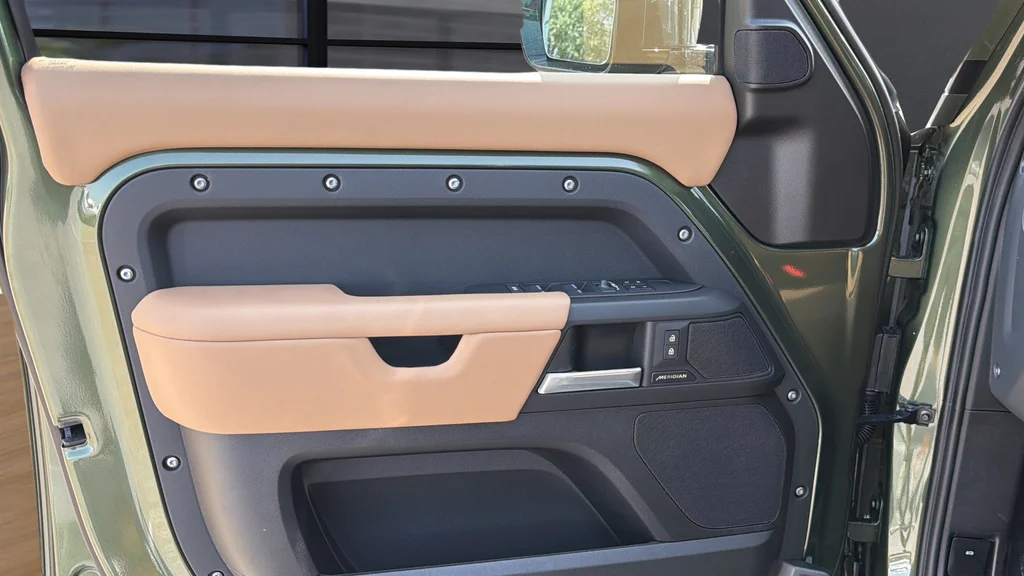 New 2026 Green Land Rover S image 21