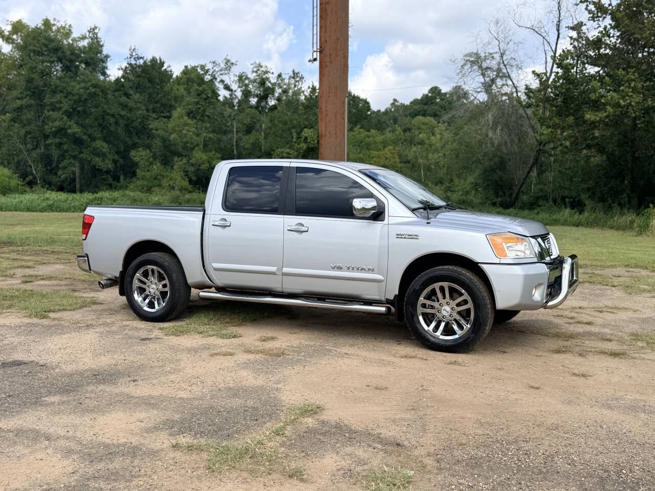 Used 2012 Silver Nissan SV 4x2 4dr Crew Cab SWB Pickup image 7