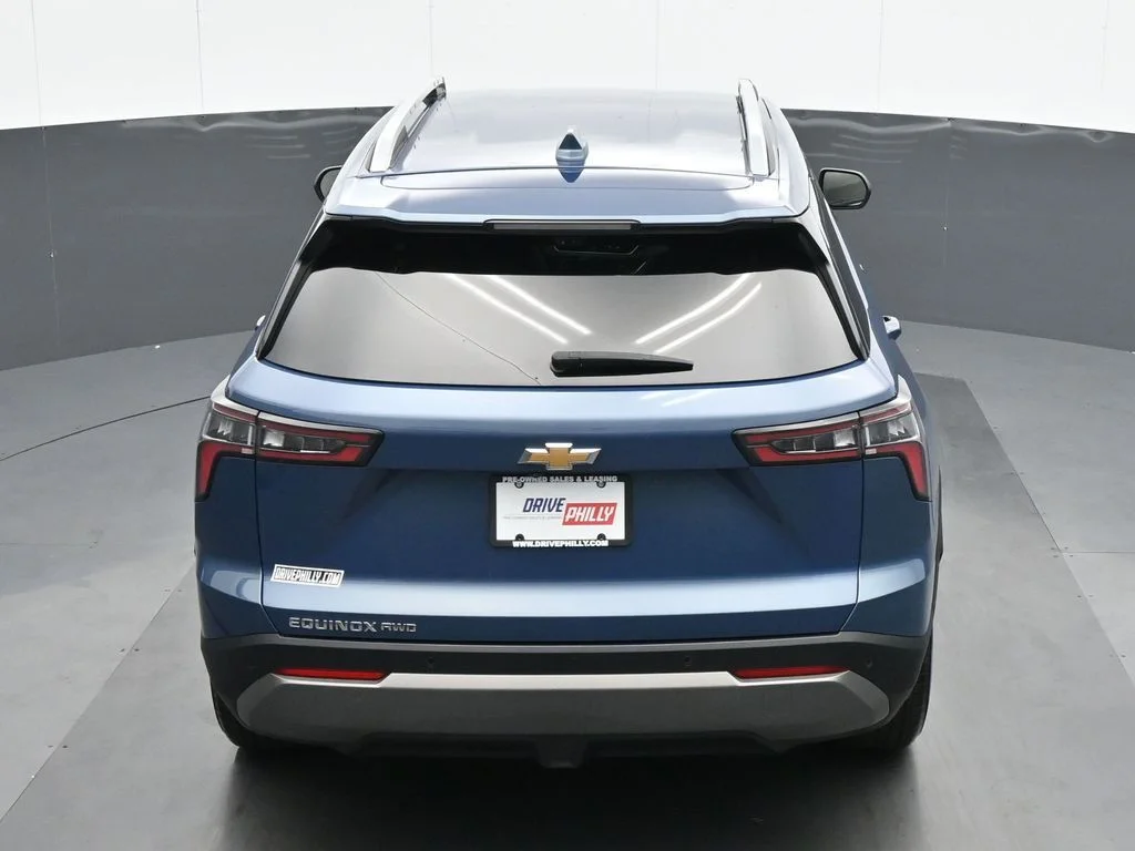 Used 2025 Blue Chevrolet LT image 20
