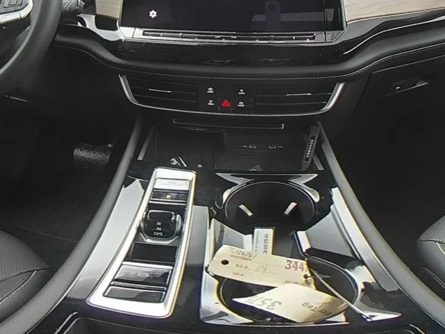 New 2026 Black Volkswagen 2.0T SE w/Technology image 37