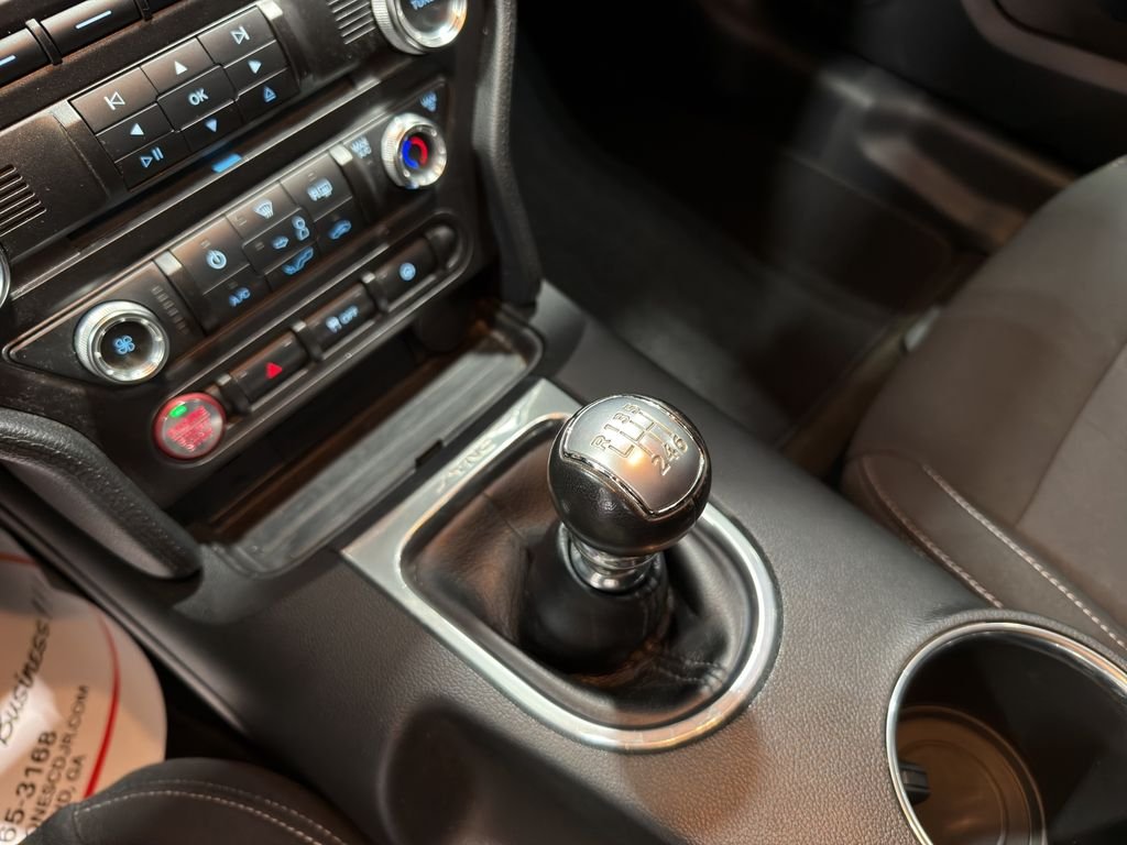 Used 2018 Oxford White Ford GT image 34
