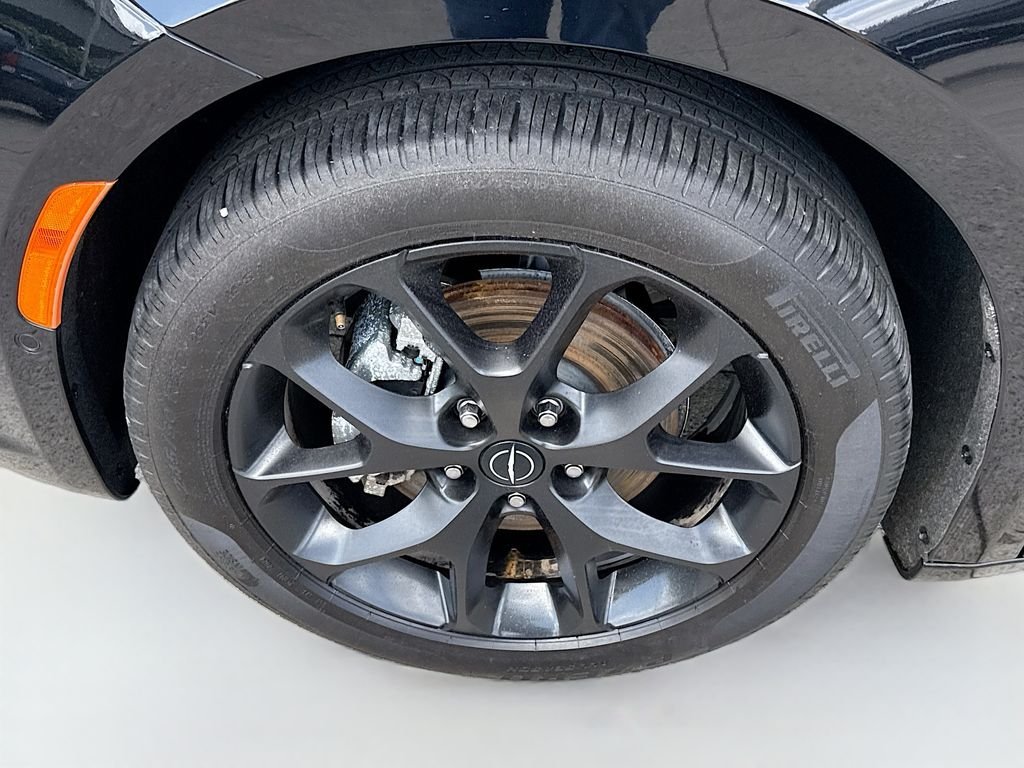 Certified Used 2025 Diamond Black Crystal Pearlcoat Chrysler Limited image 34
