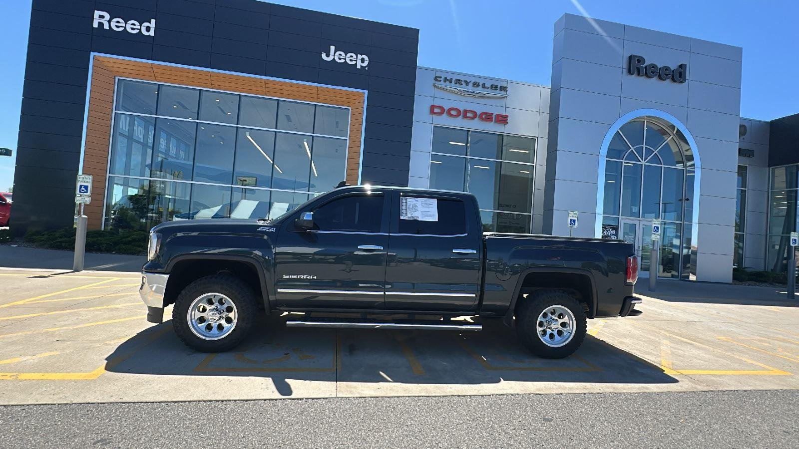 Used 2018 GMC Sierra 1500 SLT with VIN 3GTU2NEC7JG382178 for sale in Kansas City