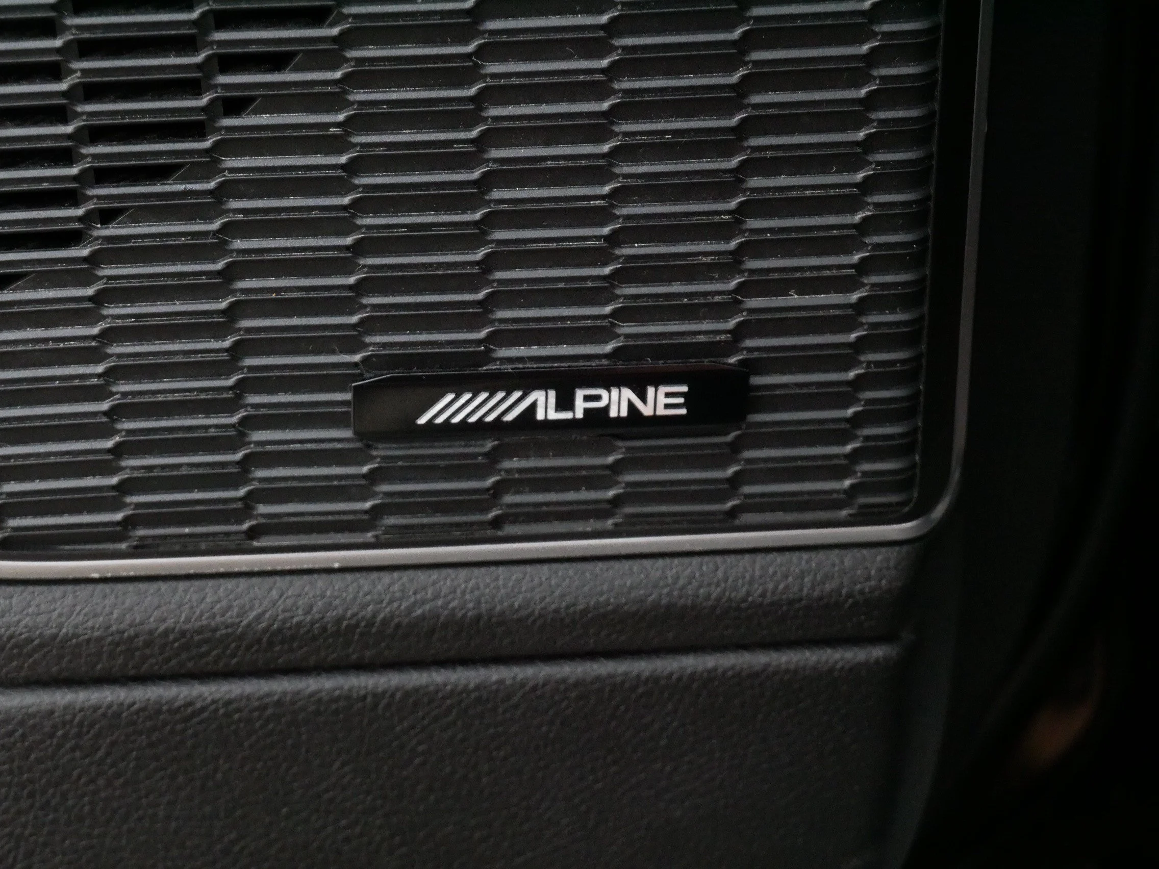 Used 2023 Diamond Black Crystal Pearlcoat Jeep  image 28