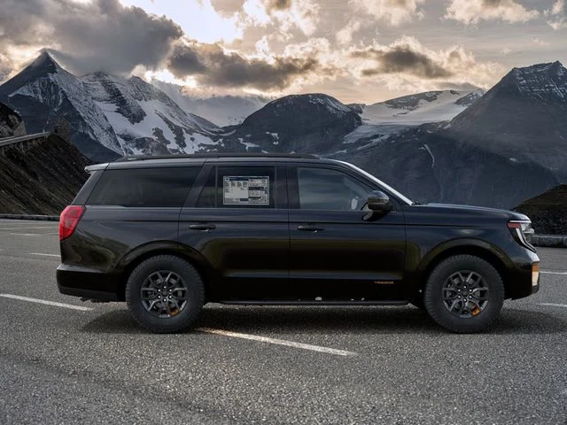 New 2027 Black Metallic Ford Tremor image 5