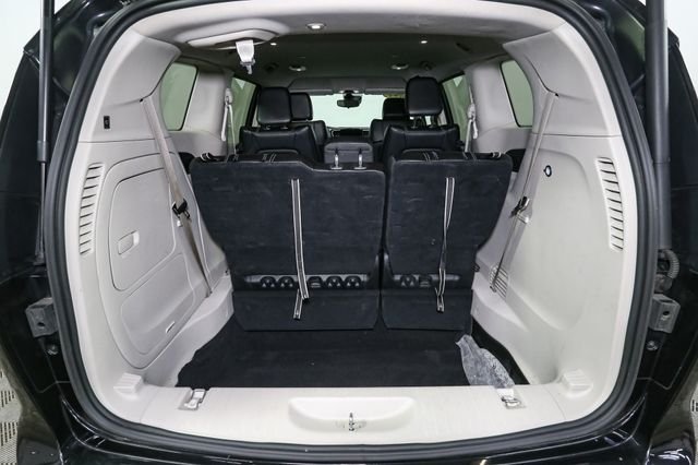 Used 2023 Black Chrysler Touring L image 11