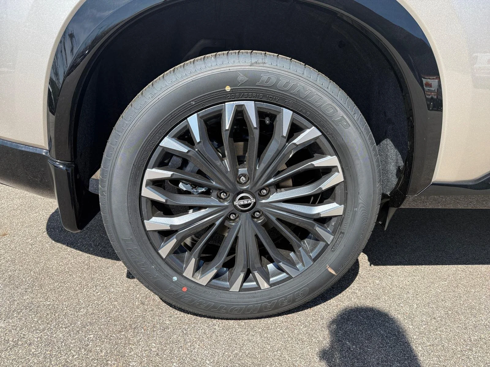 New 2026 Champagne Silver Metallic Nissan Platinum image 30