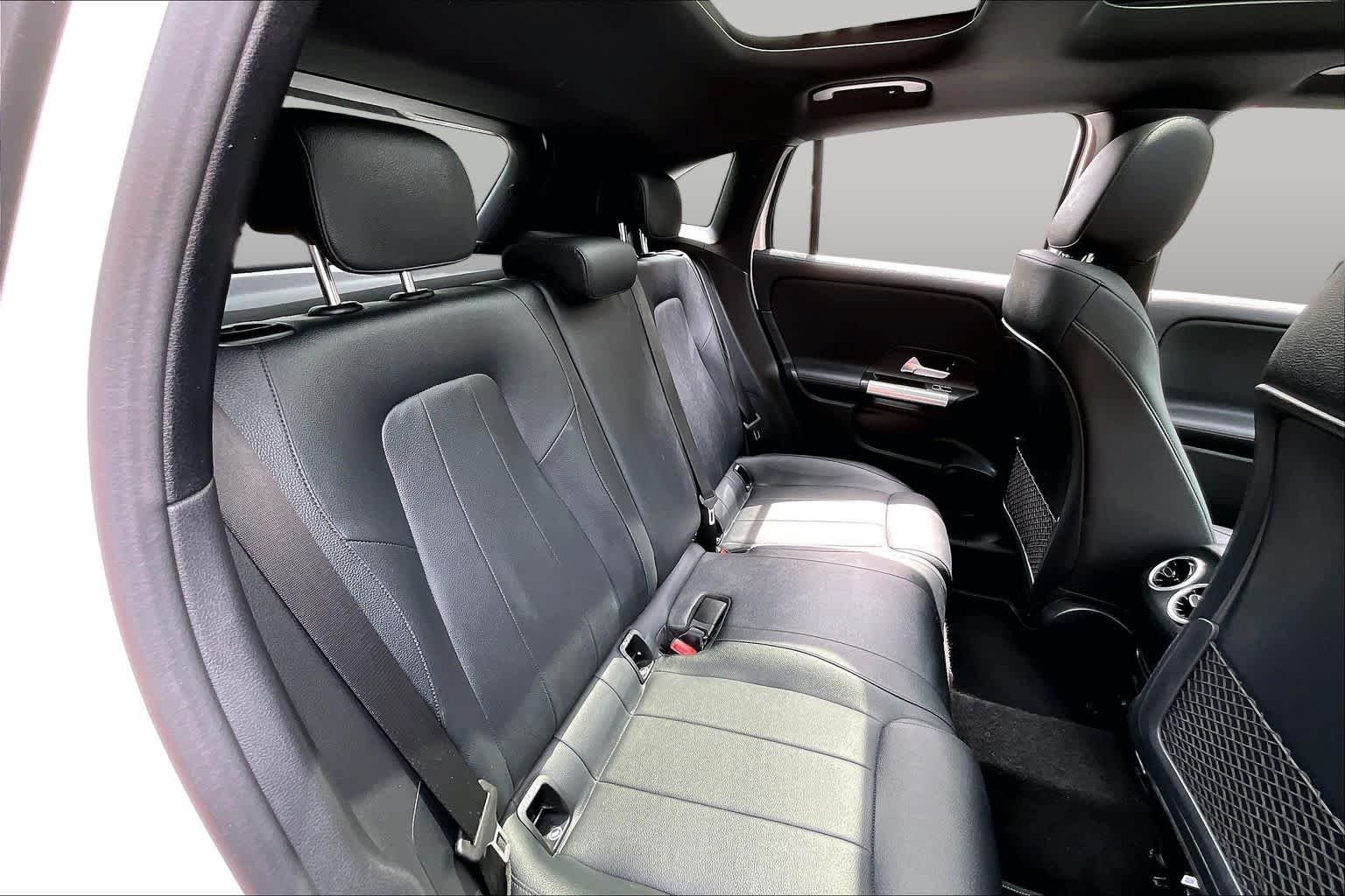 Used 2024 Polar White Mercedes-Benz GLA 250 image 21