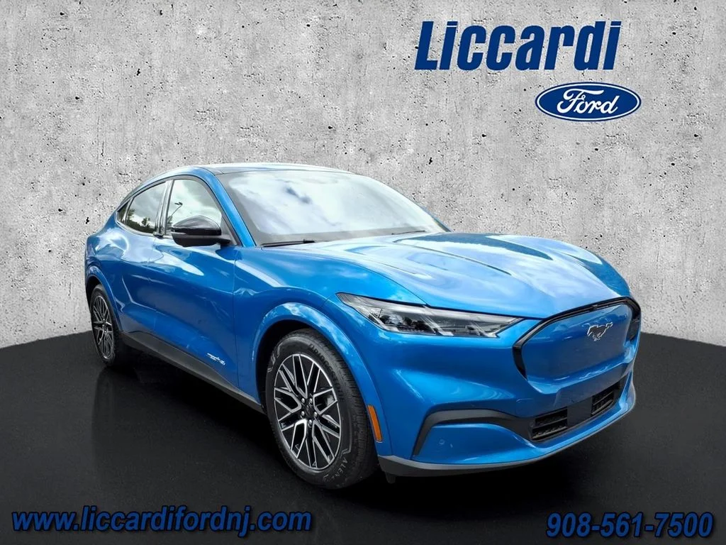 2025 Ford Mustang-Mach-e Premium's photo