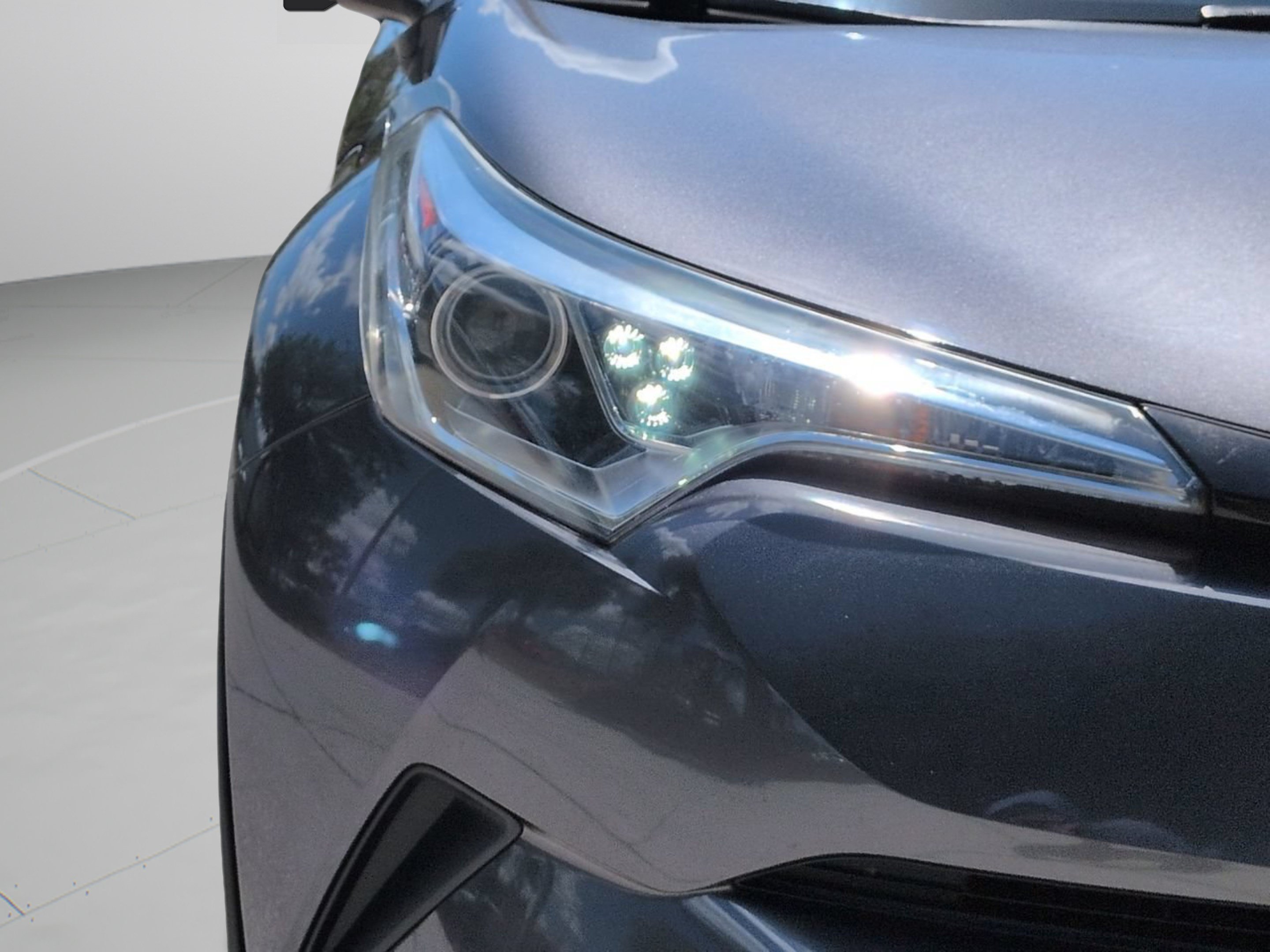 Used 2019 Magnetic Gray Metallic Toyota XLE image 11