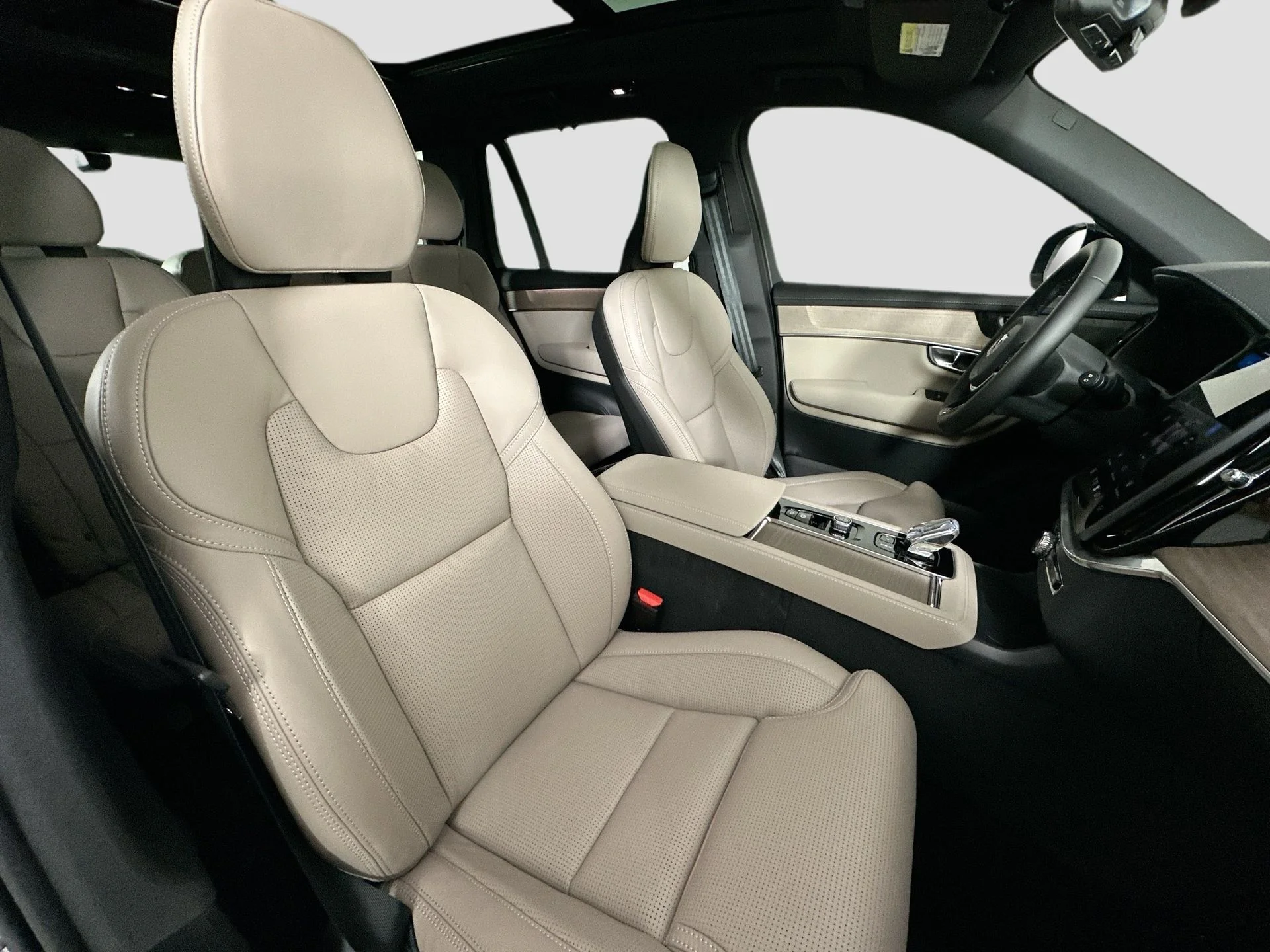 New 2026 Mulberry Red Volvo Ultra image 31