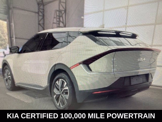 Used 2024  Kia Light image 3