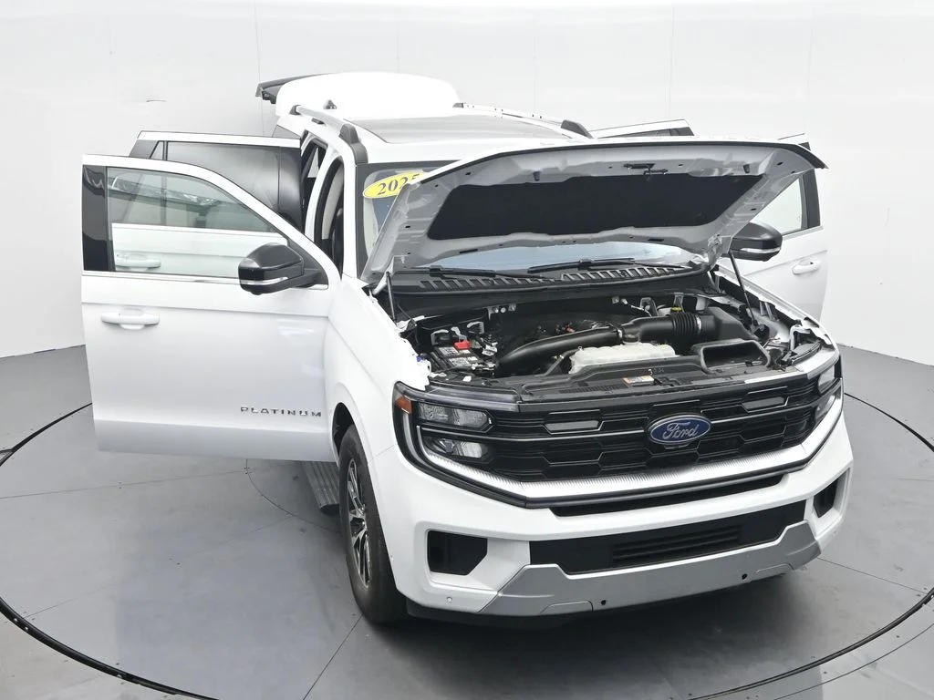 Certified Used 2025 Oxford White Ford Platinum image 42