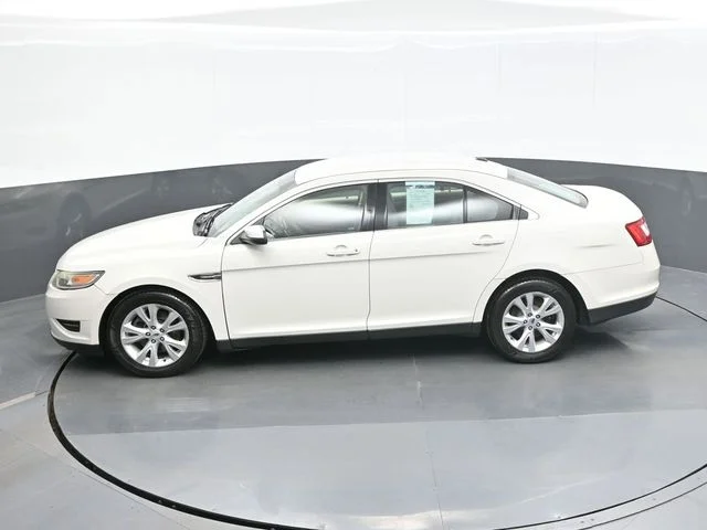 Used 2010  Ford SEL image 12