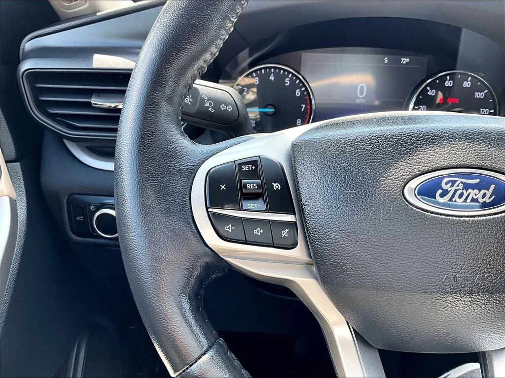Used 2023 Gray Ford XLT image 19