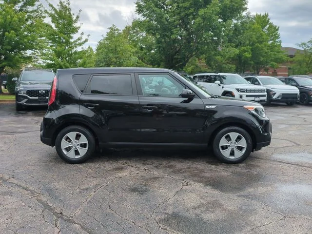 Used 2016 Black Kia Base image 8