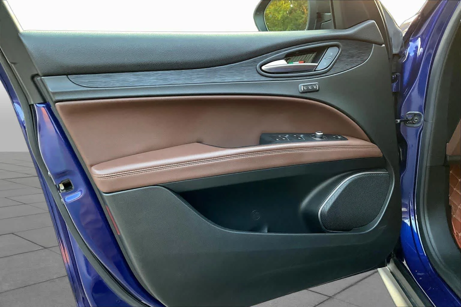 Used 2020 Anodized Blue Metallic Alfa Romeo  image 22