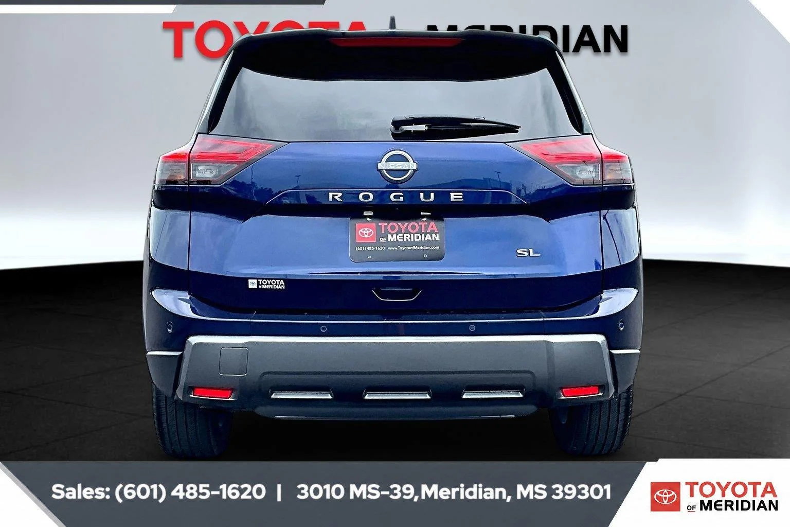 Used 2026 Deep Ocean Blue Pearl Nissan SL image 4