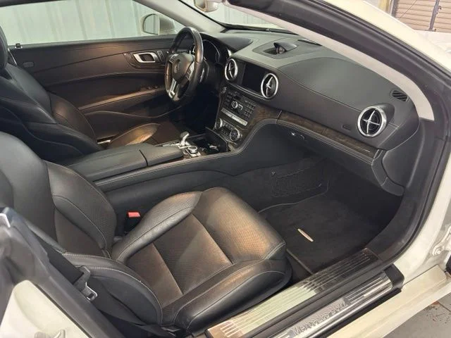 Used 2015 White Mercedes-Benz SL 400 Roadster image 26