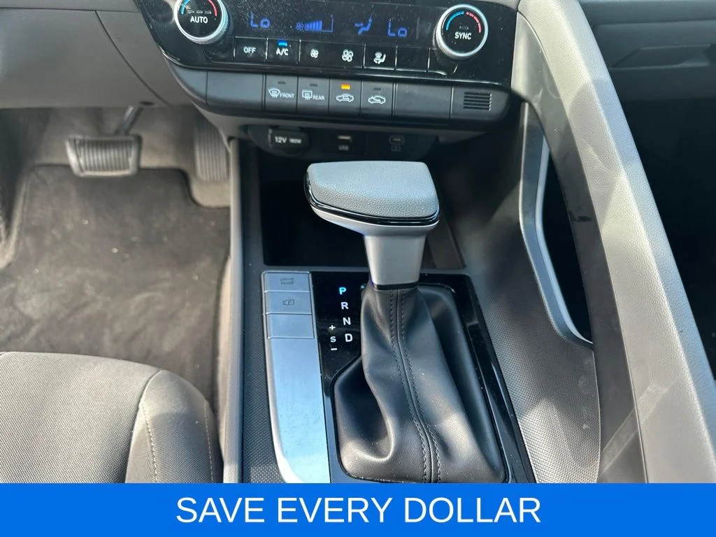 Used 2024  Hyundai SEL image 14