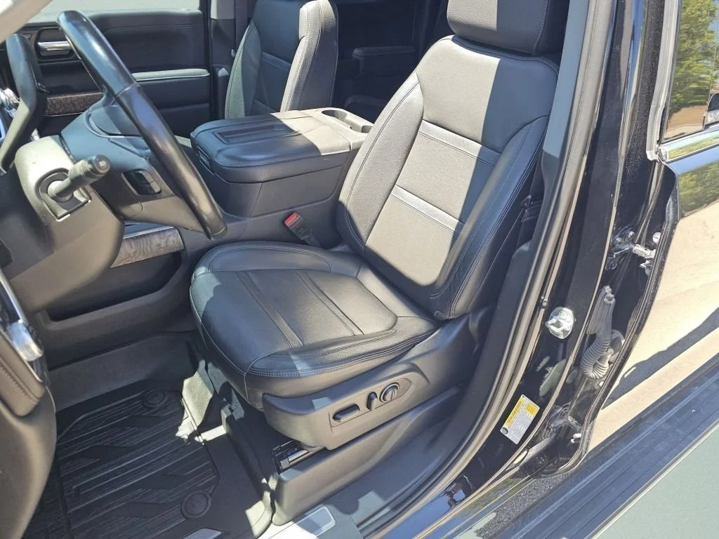 Used 2021 Onyx Black GMC Denali image 6