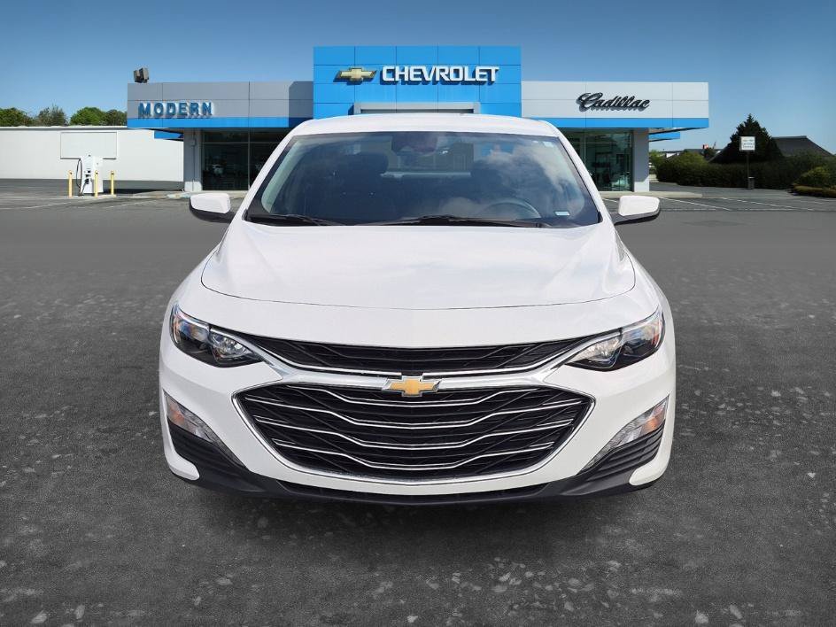 Used 2024 Summit White Chevrolet LT image 8