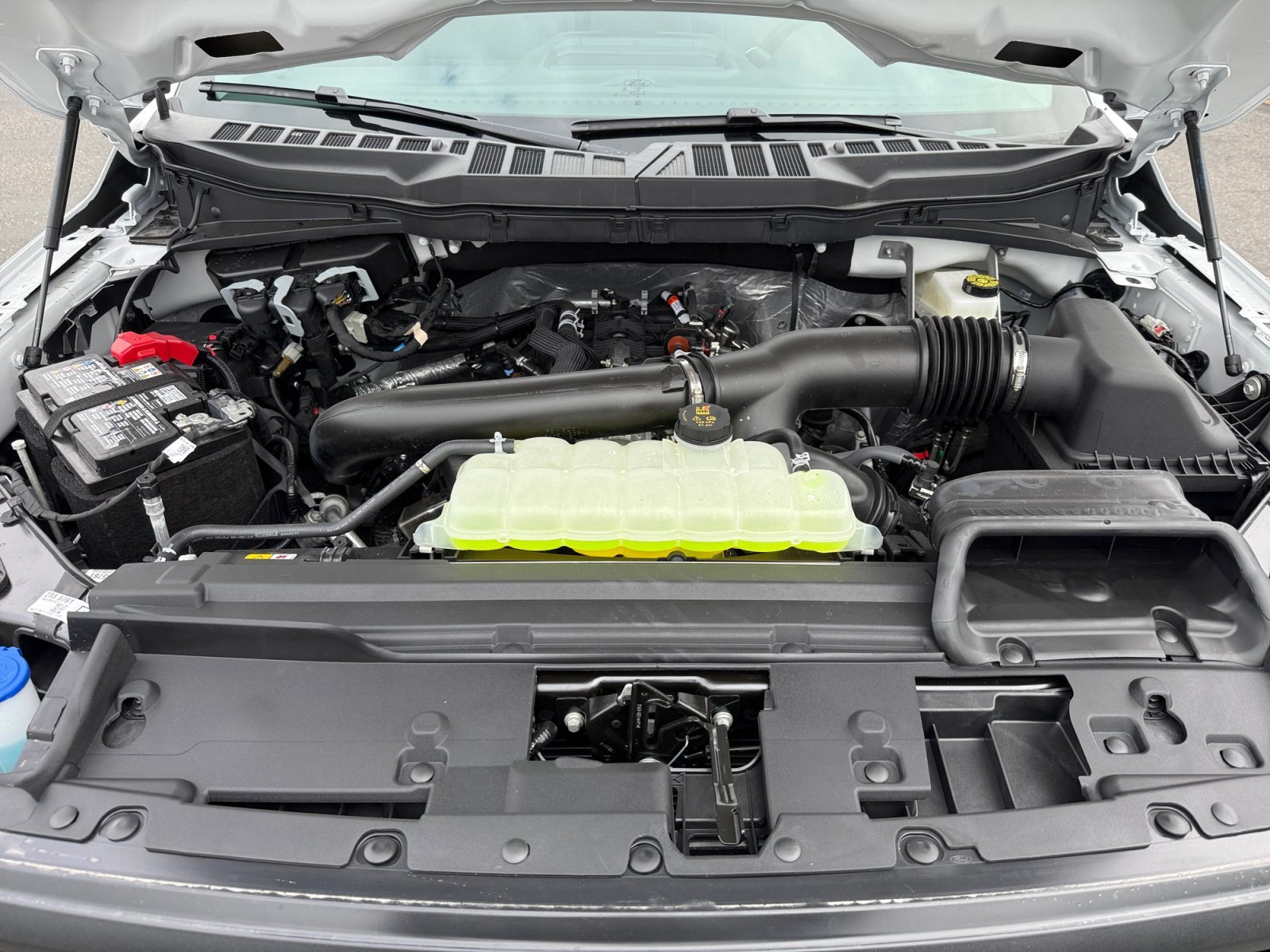 New 2026 Oxford White Ford XL image 20