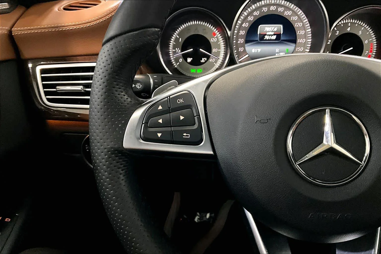 Used 2018 designo Diamond White Metallic Mercedes-Benz CLS 550 image 24