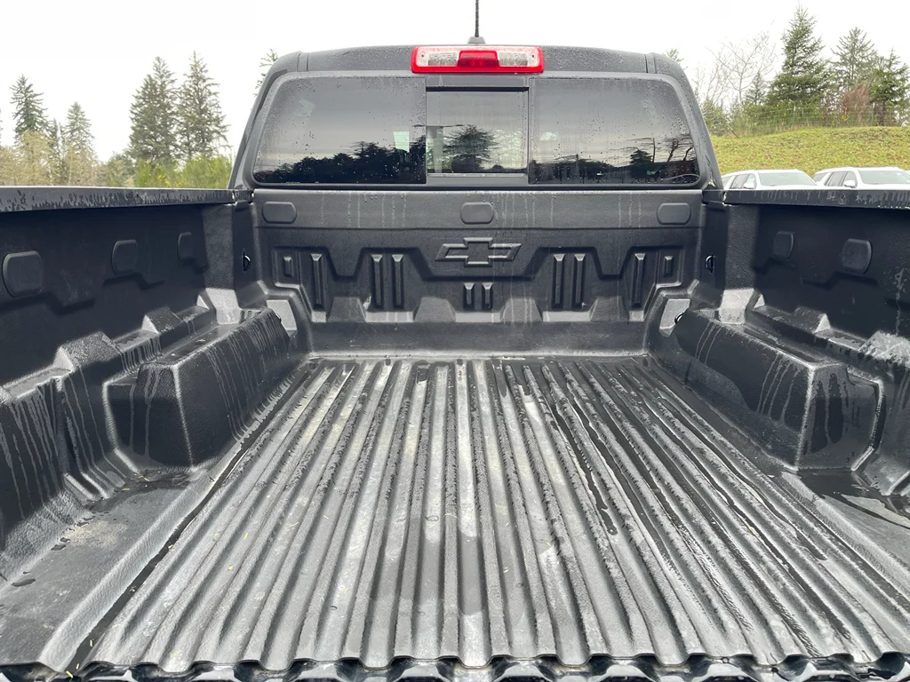 Used 2024 Black Chevrolet Z71 image 13